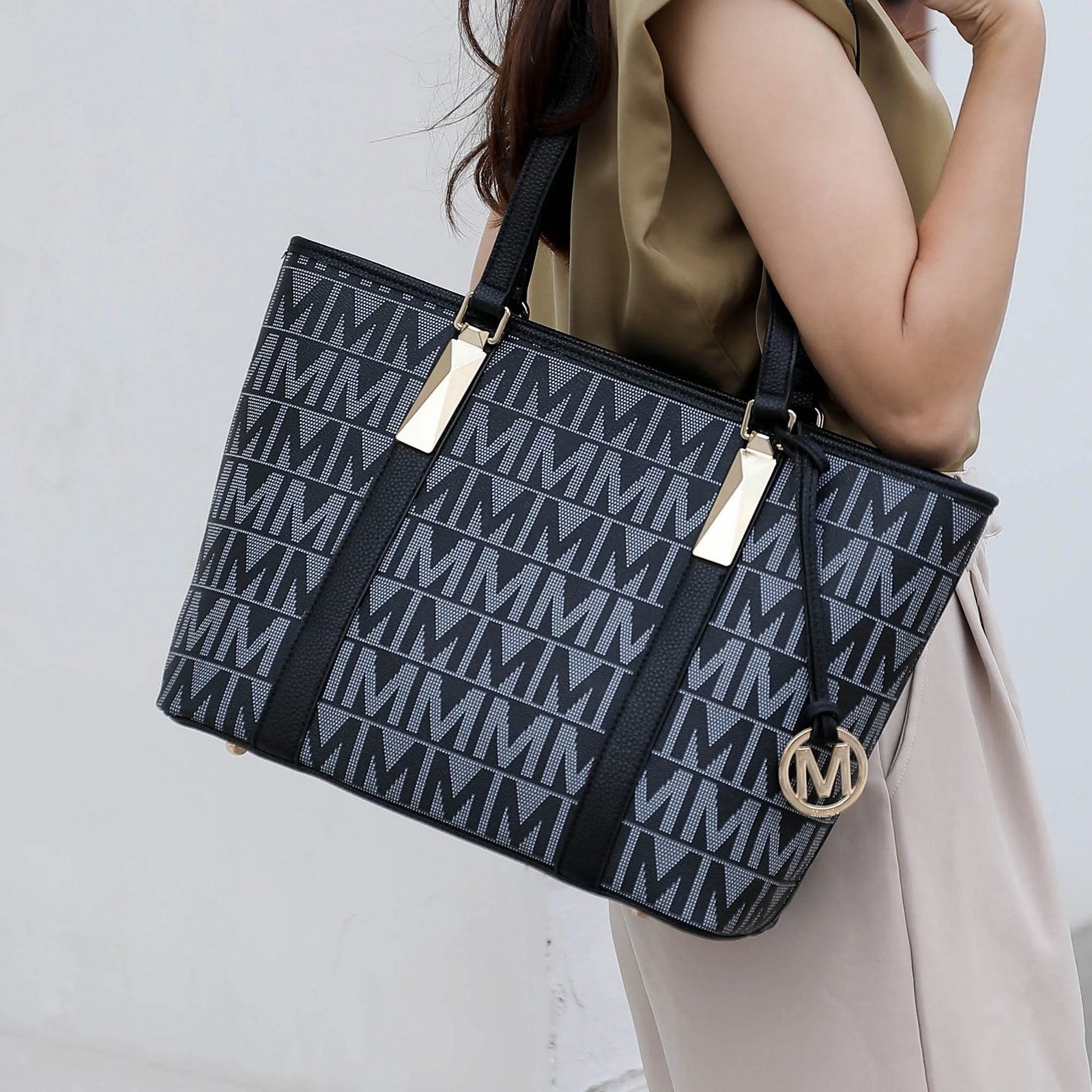 by Mia K. Marimar Women'S Tote Bag with Pouch and Wristlet, Signature 4 Piece Set - Grey